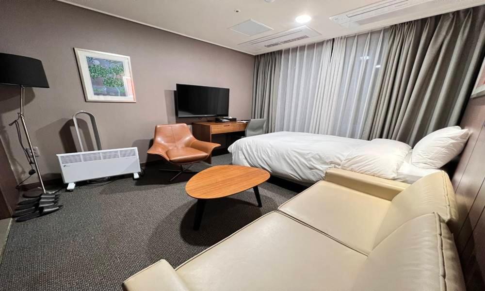 ג'ינג'ו Raonstay In Perla Hotel מראה חיצוני תמונה