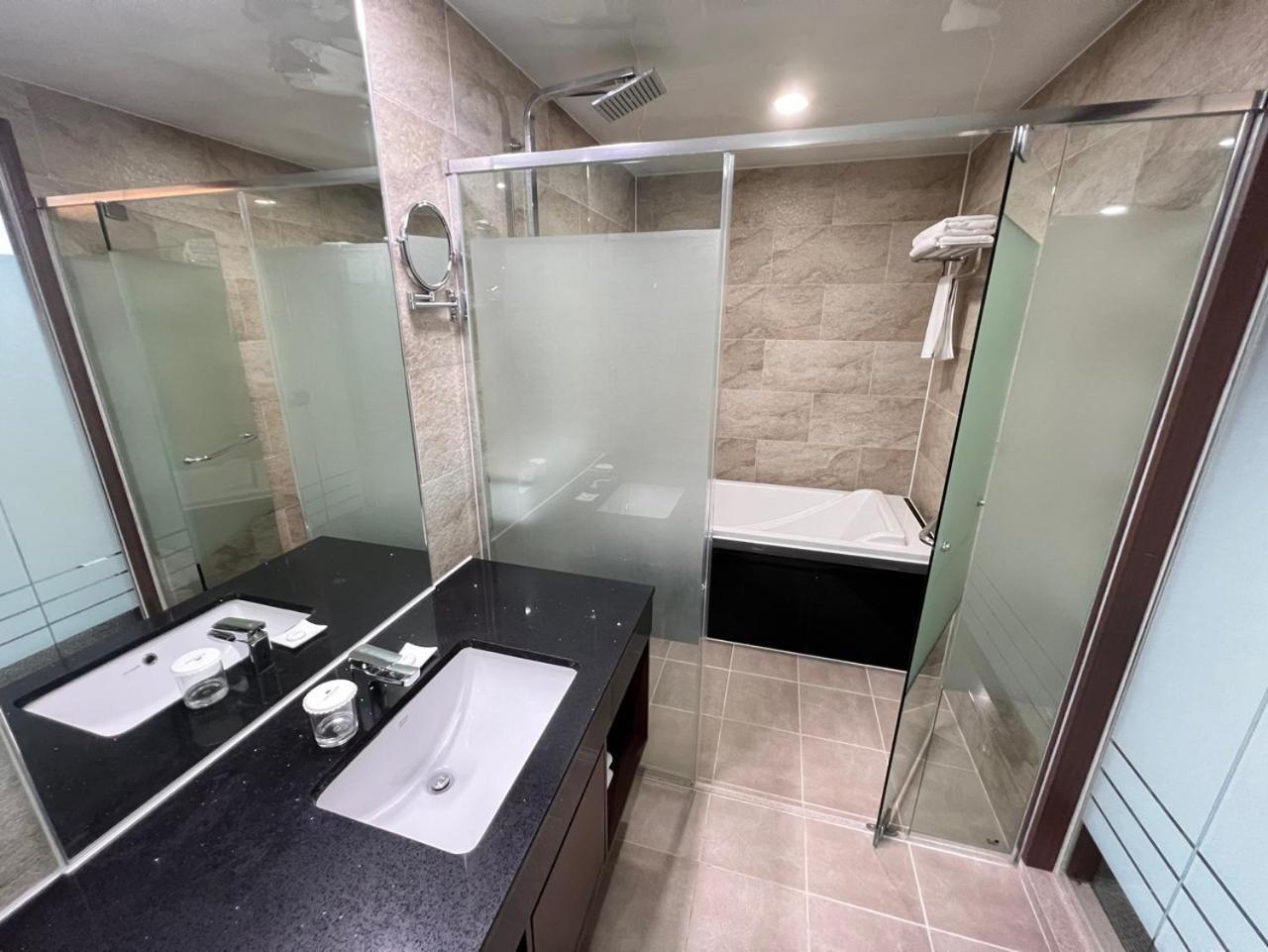 ג'ינג'ו Raonstay In Perla Hotel מראה חיצוני תמונה